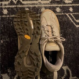 Reebok Kinetica Edge Sneakers in Beige and Gray men's 8 women's 9.5